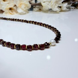 granat-fazetovany-hematit-pokoveny-perla-nahrdelnik-43-cm-o-kocky-4x4-mm-03