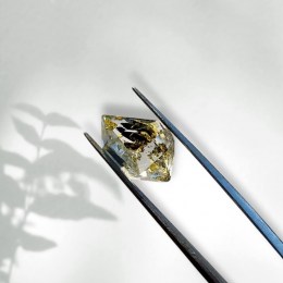 herkimer-marmarossky-diamant-s-petroleumom-surovy-0-56g-02