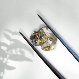 herkimer-marmarossky-diamant-s-petroleumom-surovy-0-60g-02