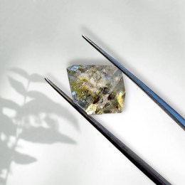 herkimer-marmarossky-diamant-s-petroleumom-surovy-0-82g-01