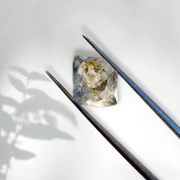 herkimer-marmarossky-diamant-s-petroleumom-surovy-0-82g-02