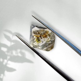 herkimer-marmarossky-diamant-s-petroleumom-surovy-0-83g-01