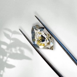 herkimer-marmarossky-diamant-s-petroleumom-surovy-0-88g-01