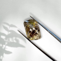 herkimer-marmarossky-diamant-s-petroleumom-surovy-1-20g-01