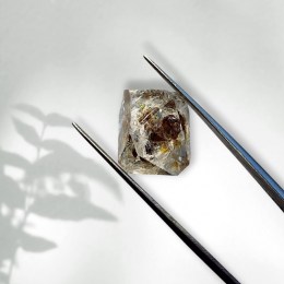 herkimer-marmarossky-diamant-s-petroleumom-surovy-1-37g-01