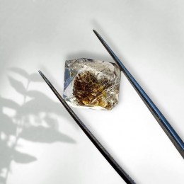 herkimer-marmarossky-diamant-s-petroleumom-surovy-1-37g-02