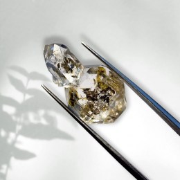 herkimer-marmarossky-diamant-s-petroleumom-surovy-1-90g-01