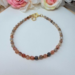 mesacny-kamen-fazetovany-hematit-pokoveny-naramok-17-5-cm-o-gul-3x3-mm-01