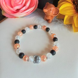 onyx-matny-selenit-pokoveny-maly-naramok-so-striebornou-hematitovou-macickou-o-gul-6-mm-01