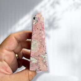 rodochrozit-obelisk-156-89-g-v-9-1-cm-02
